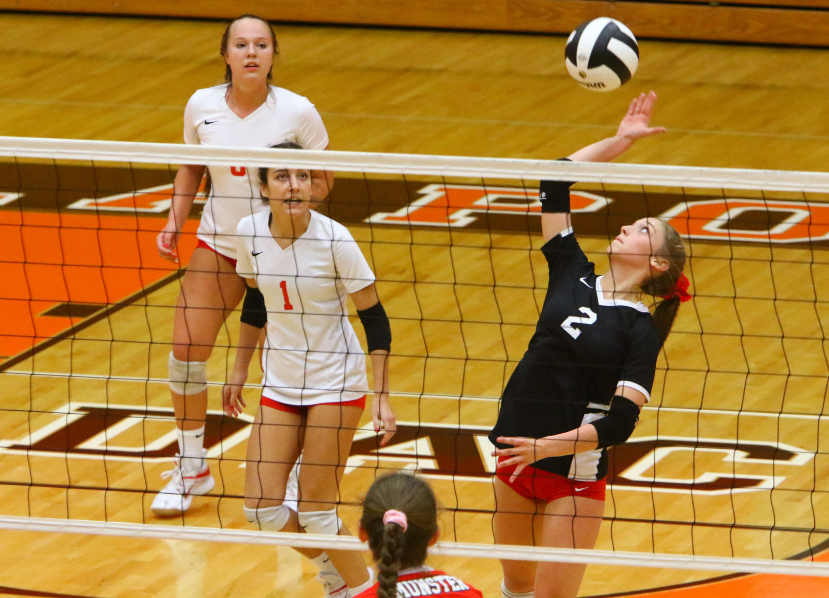 Gallery: 4A volleyball regional final: Crown Point vs. Munster
